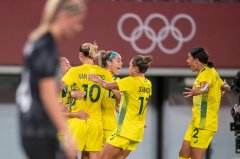 澳洲女足在东京奥运首战中2:1胜新西兰