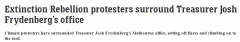 墨尔本出现抗议，示威者大闹联邦财长选区办公
