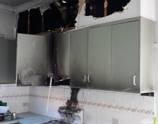 租户厨房着火，被房东保险公司追讨近8万