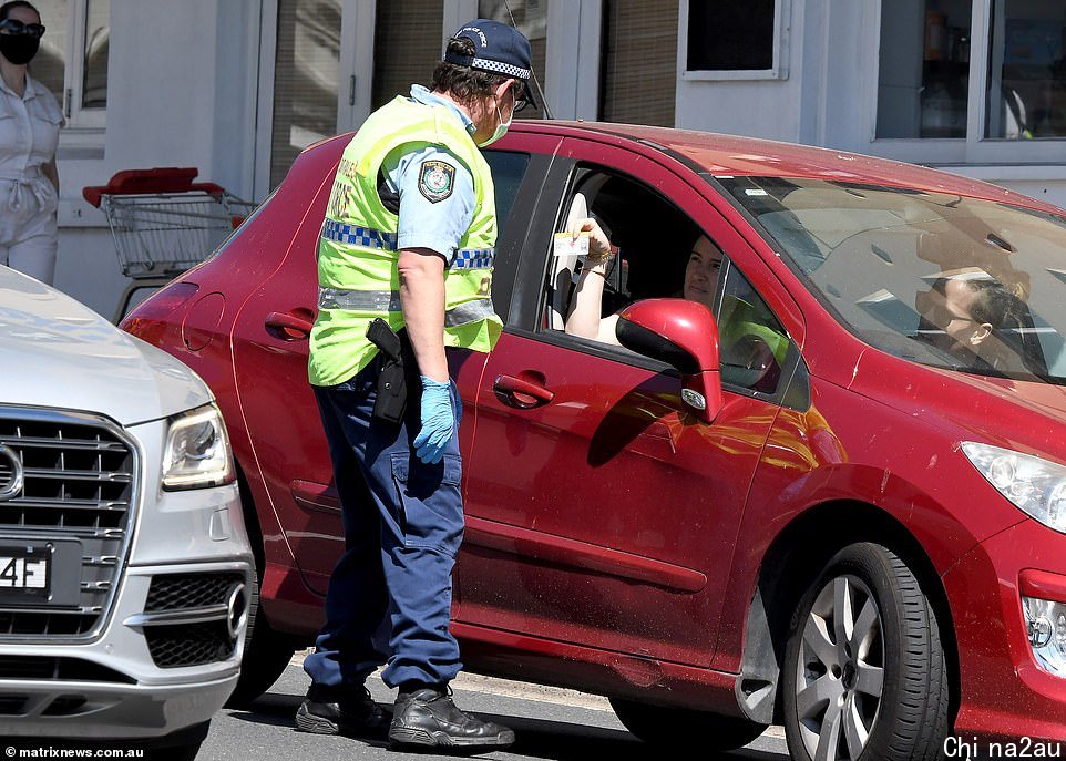 Police setup checkpoints along a main Bondi road to ensure drivers were within the area