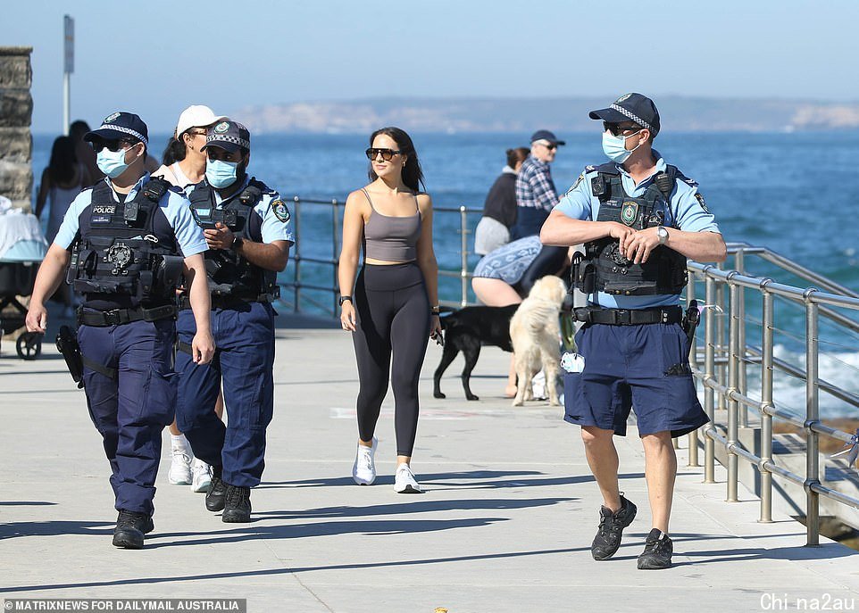 Residents soaking up the sunshine in Bondi were kept under the watchful eye of police officers