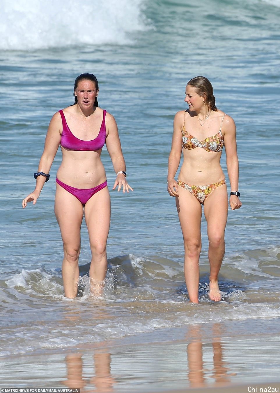 Thousands of locked down Sydneysiders have flocked to the beach to soak up the the warm weather