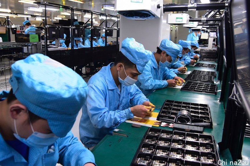 中国广东工厂的工人