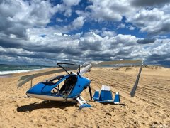 直升机坠落海滩，两男“极度幸运”