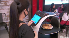 墨尔本餐厅雇佣机器人缓解用工压力！变身“网