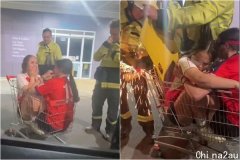 糗炸了！澳洲2少女硬挤坐进购物车，结果被卡住