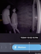 被绿了！女子检查监控录像发现老公出轨，半夜