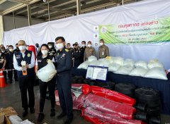泰国警方在运往澳洲的拳击沙袋里缴获了4000万元