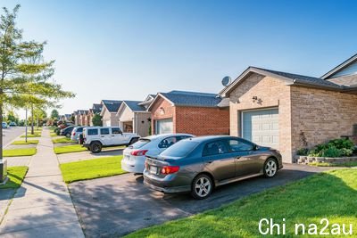 Can you get fined for parking in your own driveway?