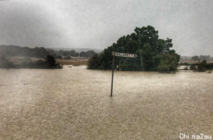 暴雨来袭！维州小镇100多处地点被淹，水位已没