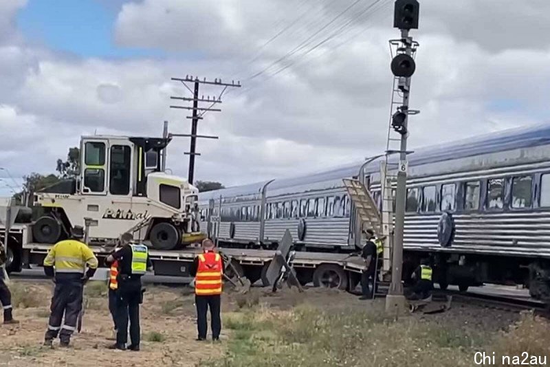 overland-train-1200x800.jpg,0