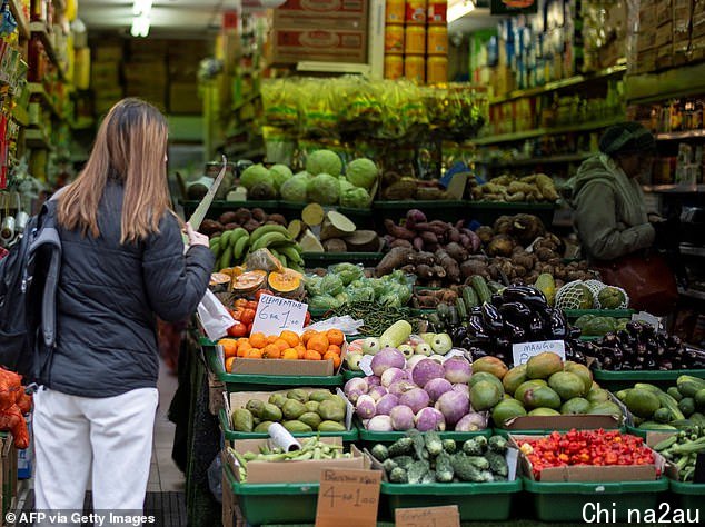 People 'testing' out fruit from the supermarket are technically shoplifting and risk hefty fines