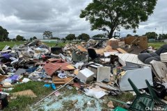 布里斯班临时洪灾垃圾场散发“恶臭”被指扰民
