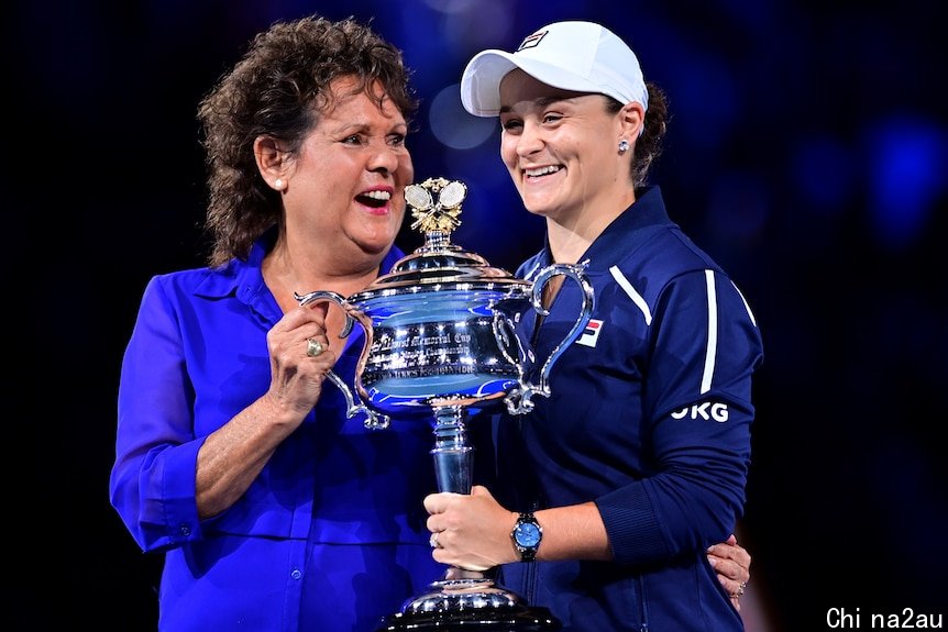 Evonne Cawley and Ash Barty with the Australian Open women's singles trophy.