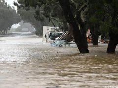 澳洲再突发史无前例严重洪灾！河流溃堤，报警