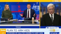 惊！澳洲政客公开呼吁给青少年配枪，学校都得