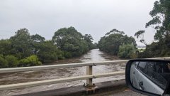 维州洪水：East Gippsland 断路、断电