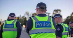 悉尼男子骑低座摩托车撞上隔离带 不幸身亡 警方正在调查