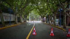 摄影记疫｜五月来临前的那一周，阴雨中的上海街道味道
