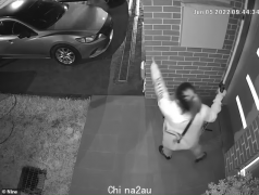可怕！悉尼女子家门口遭抢劫！但结果却出乎意料！视频细节曝光！