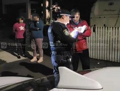 快讯：悉尼华人配送货车深夜当街被劫（图）
