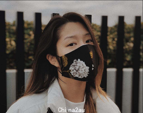 maskwoman.png,0