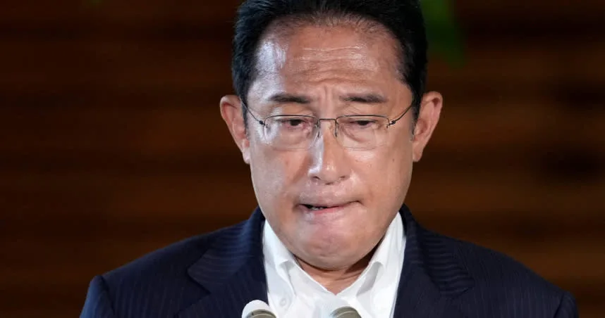 日首相急返东京开记者会数度哽咽:安倍情况不乐观。 (图/达志/美联社,下同)