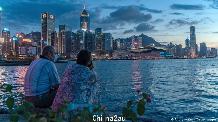 2019年，香港人口达到750万高峰，但同时也是分水岭，随后接连3年节节减少，而且跌幅愈来愈大