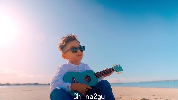 ▲▼周杰伦的儿子Romeo帅气入镜《粉色海洋》MV。 （图／杰威尔音乐提供）