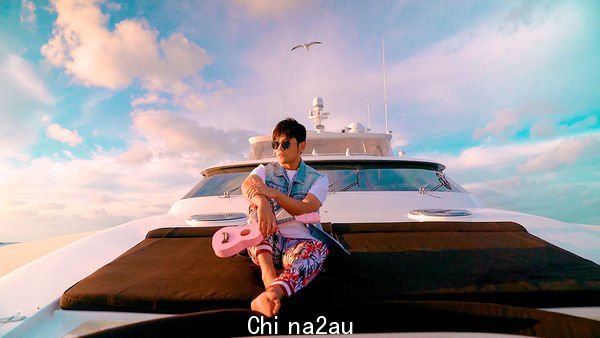 ▲周杰伦《粉色海洋》MV的美景美不胜收。 （图／杰威尔音乐提供）