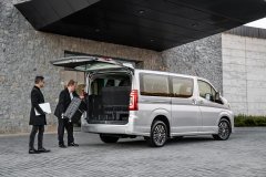 【车讯】2023 Toyota MPV Granvia 价格和规格