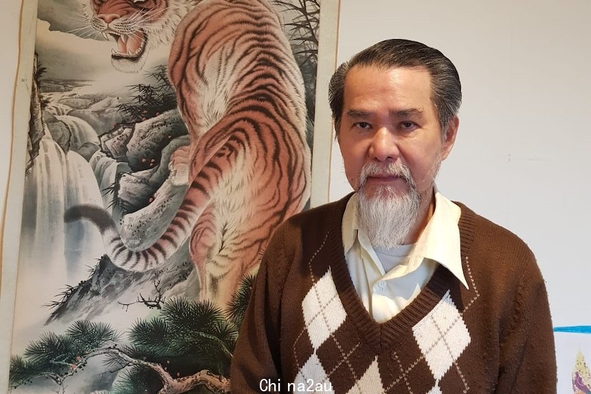 上个世纪80移民自新马的黄礼哲先生自己就是客家人，他几十年来为同讲客家话的东帝汶华人当翻译。