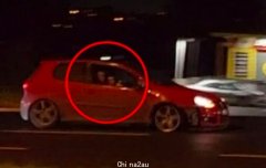 澳警方追捕超速司机3小时，拦下后傻眼：车内两人正啪啪啪（组图）