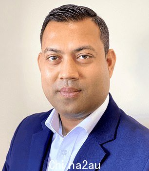 Mahin Abedin, 管理董事悉尼 Homebush 的 Innerwest Property 的负责人,在同性恋的爆发中给服务员贴上了“f***ing f***ot”和“d***head”的烙印” class=