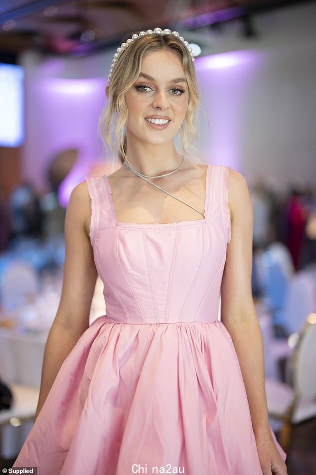 Madeline Holtznagel looked a million bucks as she attended the Sydney Everest Carnival Fashion Lunch party on Thursday. The 26-year-old was adorned with diamonds while posing alongside her sister Simone on the red carpet.