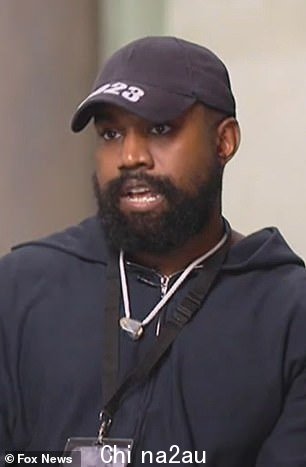 最新消息:45 岁的 Kanye West 瞄准时尚界、媒体和其他知名人士周四,41 岁的前妻金·卡戴珊 (Kim Kardashian) 与塔克·卡尔森 (Tucker Carlson) 交谈时评论他的生活