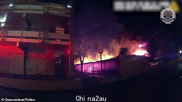两名主要嫌疑人因凌晨残酷处决另一名男子而入狱,因为一场壮观的车辆火灾与杀人有关