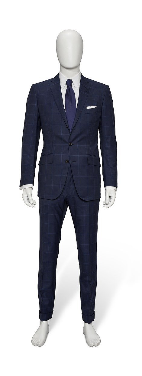Items: 演员在 2015 年的 Spectre 中穿的另一套 Tom Ford 西装
