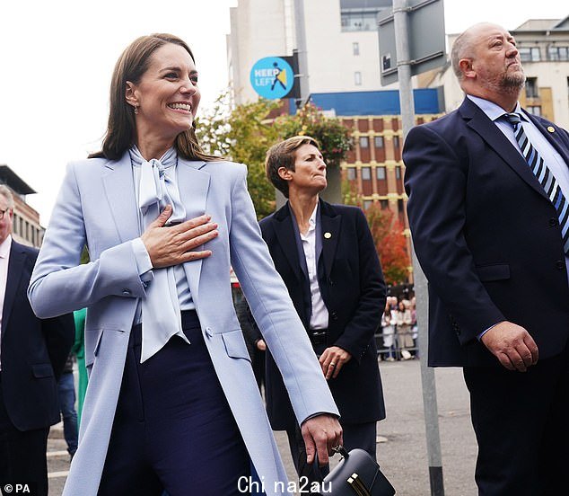 威尔士王妃(如图)在北爱尔兰的一次临时散步中受到爱尔兰民族主义者的挑战