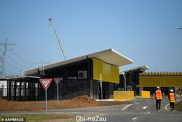 2022 年 2 月 19 日星期六,在墨尔本 Mickleham 的新维多利亚隔离住宿中心看到建筑物。八个月后,它已经关闭,建造成本为 5.8 亿美元