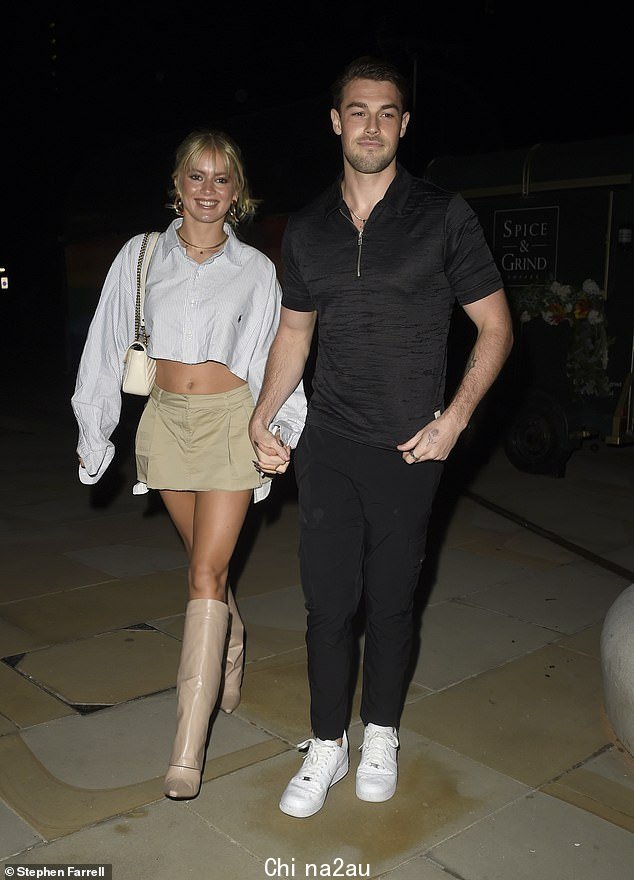 Couple: Tasha Ghouri 和 Andrew Le Page 在周六与他们的朋友 Antigoni Buxton、Paige Thorne 和 Danica Taylor 一起度过了一个令人喜爱的夜晚