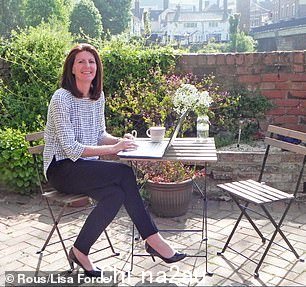 Lisa Forde 是英国的行业专家,她在 20 年前创立了自己的婚礼文具业务,现在正在为那些希望在成本中结婚的人提供建议生活危机