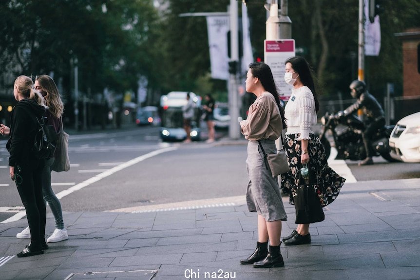 Women on street in Sydney