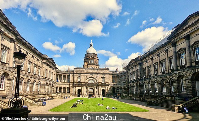 爱丁堡大学(如图)在 3 月举办了一场题为“非殖民化物理课程:从热力学开始”的讲座 class=