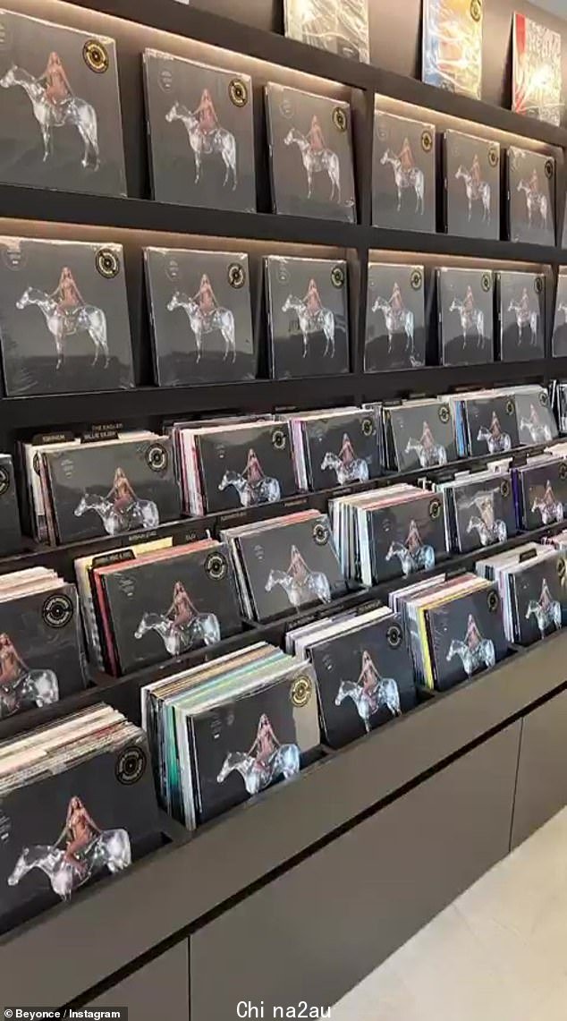 Bey 接手:这位流行巨星还让粉丝们看看商店货架上的多排文艺复兴