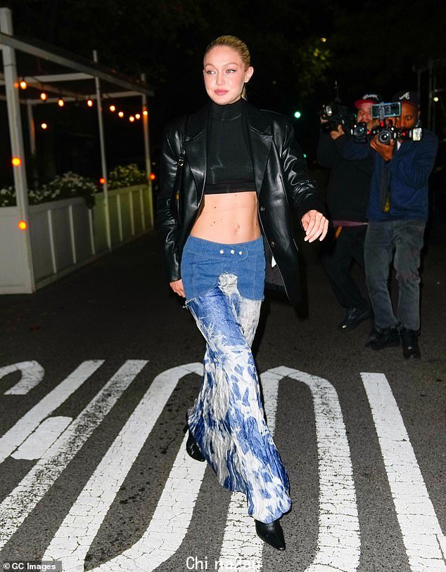 最新消息:27 岁的吉吉·哈迪德 (Gigi Hadid) 周日在纽约市离开姐姐贝拉·哈迪德 (Bella Hadid) 的 26 岁生日晚宴上被拍到在卢卡利餐厅