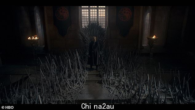 Succession: 看到 Otto 站在铁王座前,因为他们正在讨论 Driftmark 王座的继承问题