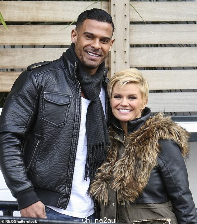 说出来:克里在她的书中详细描述了她与乔治关系的创伤时刻 Kerry Katona: Whole Again - Love, Life and Me (2015 图片)
