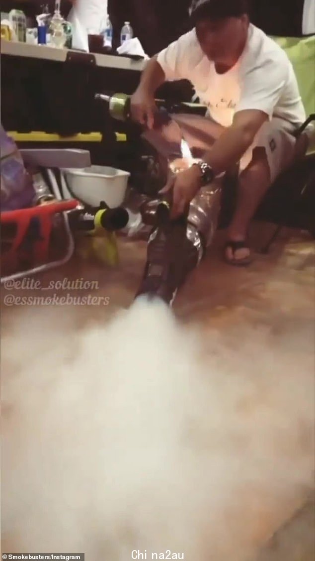 Ingenuity:Smokebusters 使用固定在烹饪锅/过滤器上的吹叶机制作定制的大麻大炮,然后装满一把精神活性药物并用火炬点燃(上周三图片)