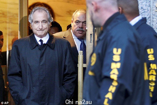 Madoff 是一位受人尊敬的华尔街金融家,后来他从数千名投资者那里骗取了超过 6500 万美元